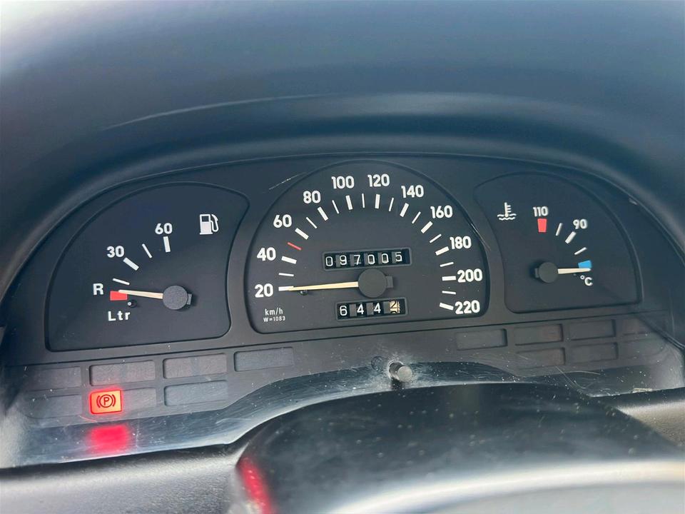Opel Vectra 5 Türer Tüv Neu 8fach bereift wenig Kilometer in Nordhausen