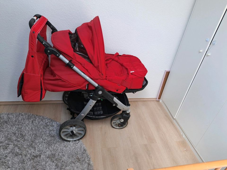 Kinderwagen Buggy Maxicosi Rot  3 in 1 wickeltasche in Altena