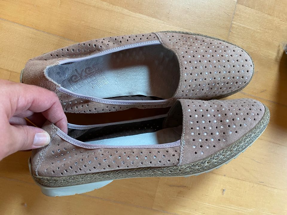 Slipper Schlüpfschuhe Rieker Größe 42 rosé bequem in Luhe-Wildenau