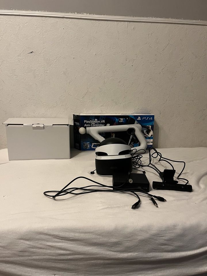 VR Brille für Ps4 und Ps5 mit Kabel Kamera inklusive + VR AIM Gun in Bochum