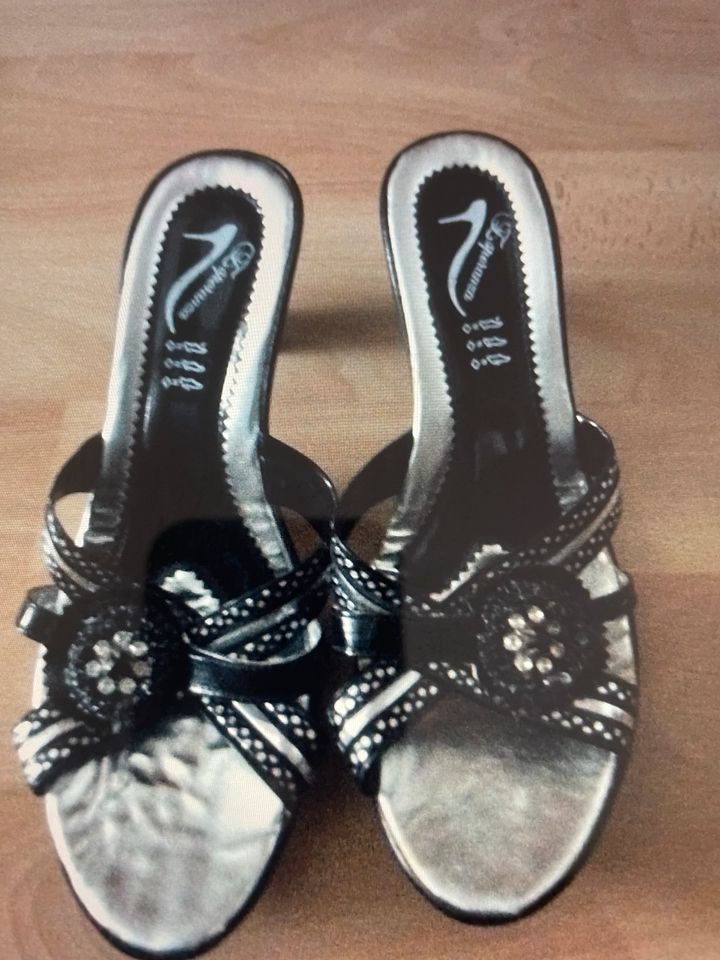 Sandalen . Schuhe in Offenburg