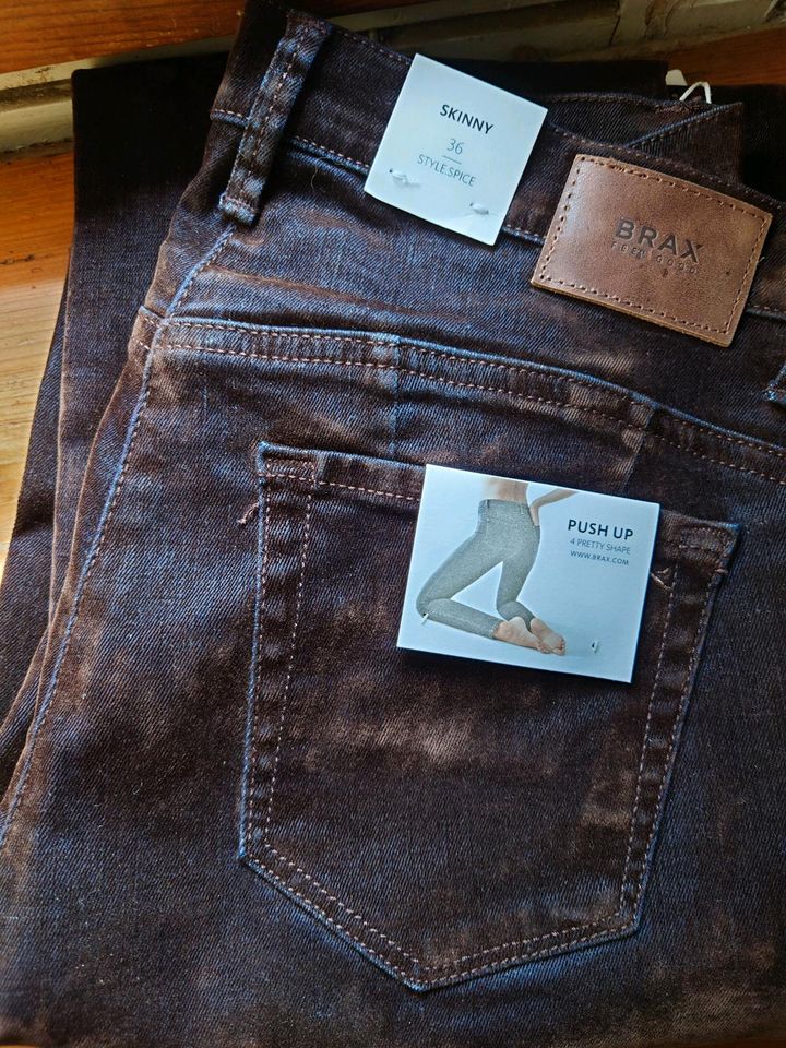 BRAX Stretch Jeans Gr. 36 beflockt, braun in Baden-Württemberg - Sulzburg |  eBay Kleinanzeigen ist jetzt Kleinanzeigen