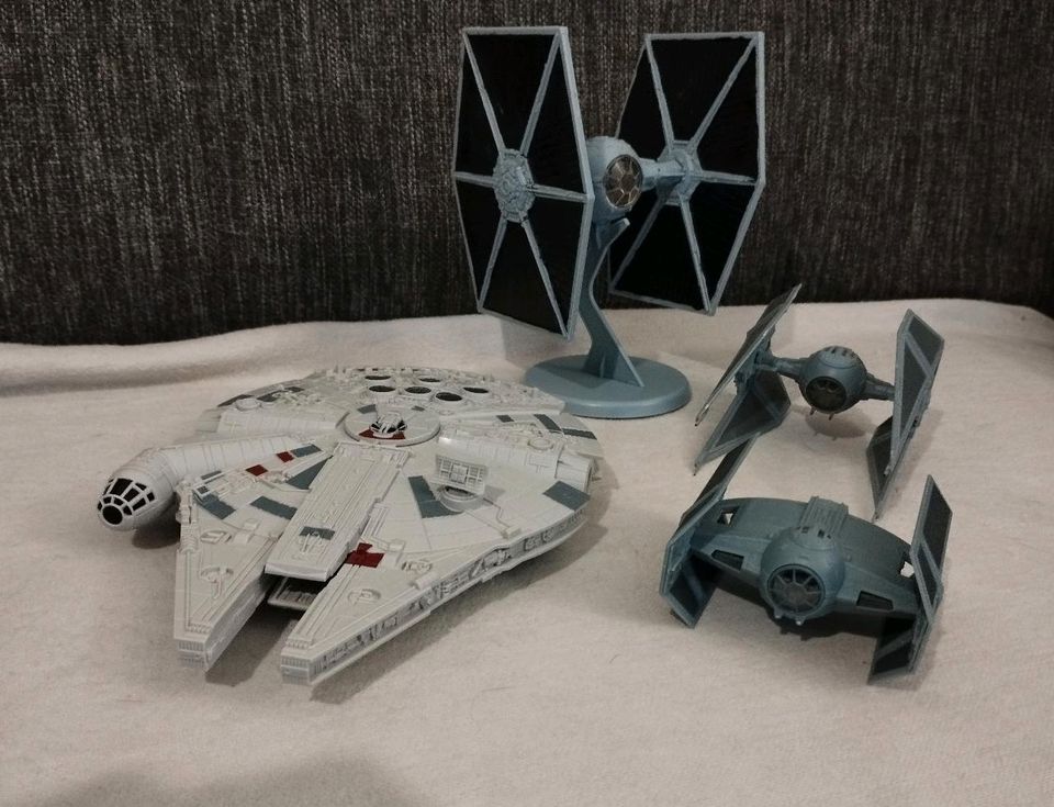 Star Wars Revell Millenium Falke & Tie Fighter Set in Köln