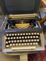 Remington travel riter Deluxe Schreibmaschine Retro Sammler Baden-Württemberg - Niefern-Öschelbronn Vorschau