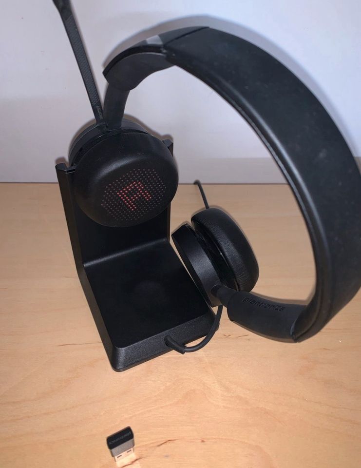 Headset Wireless Plantronics 4220 mit Ladehalterung in Meerbusch