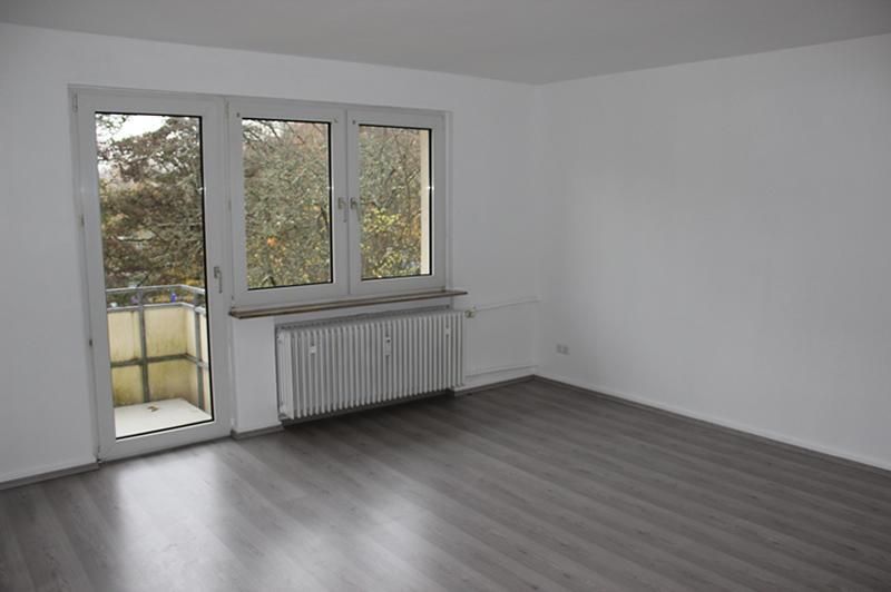 Ruhige 3-Zimmer Wohnung mit Balkon im Top-Zustand in Wiesbaden-Sonnenberg in Wiesbaden