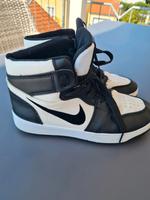 Sneaker Nike Air Gr.36 Schwarz/Weiß Bayern - Neustadt a.d.Donau Vorschau