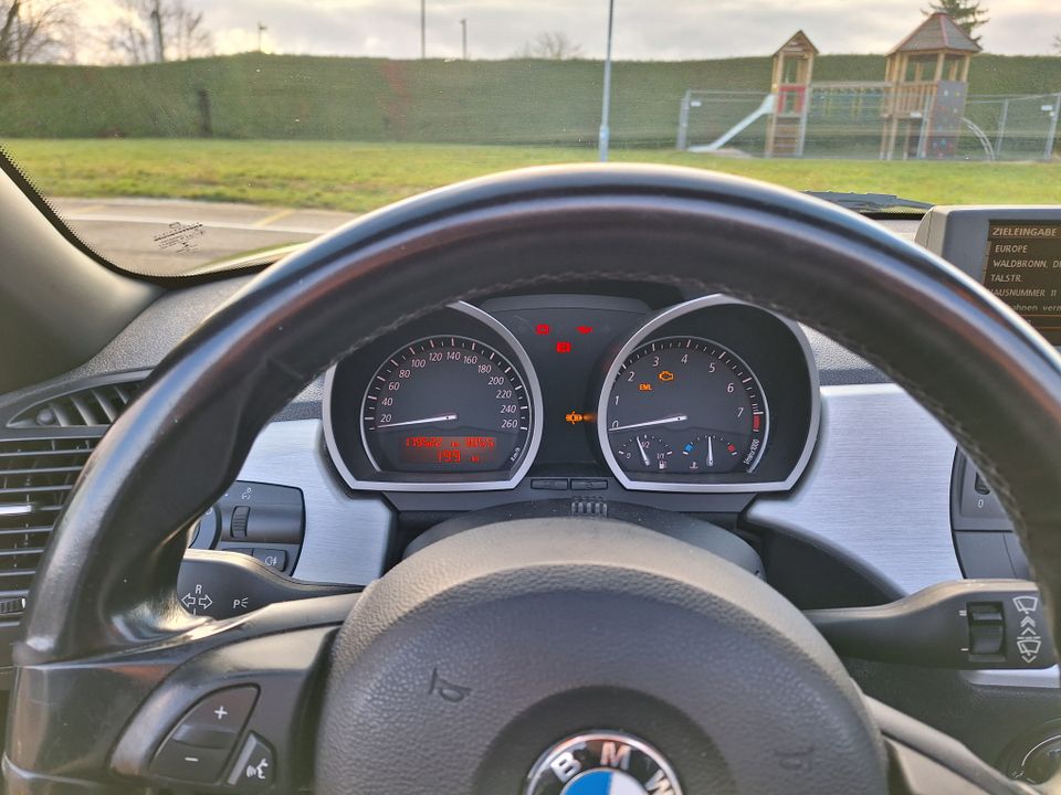 BMW Z4  2,5si Roadster Sportpaket, Navi, M - Ausstattung. in Karlsbad