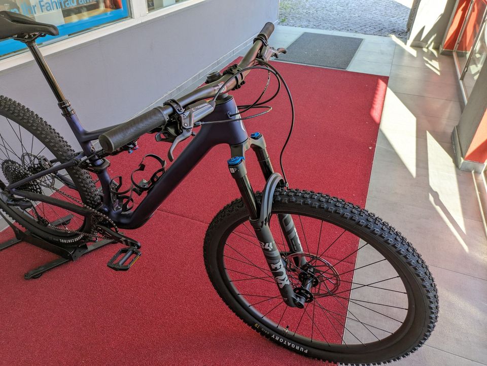 NEU Specialized Epic 8 Evo Comp, blue onyx/dune white L UVP 5200€ in Kamenz