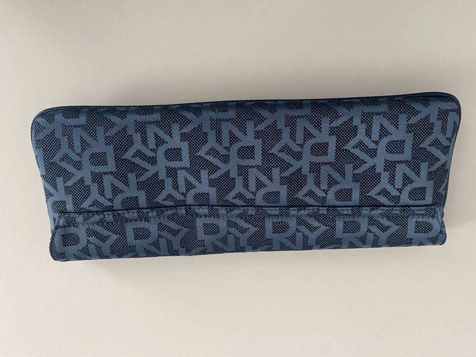 DKNY Clutch Neu! in Schleiden