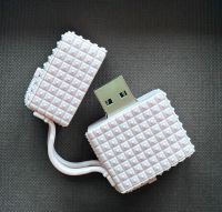 USB Flash Stick als kleine rosa Handtasche von TOD`?S Hessen - Wehretal Vorschau