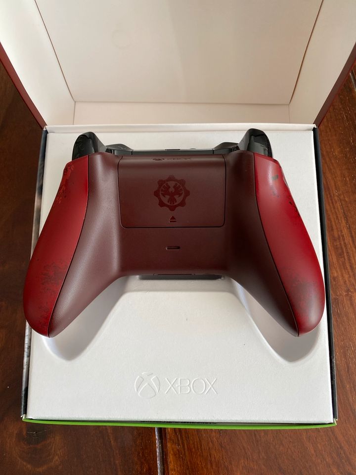 X-Box One Controller :Gears of War 4: Limited Red, Sammlerstück in Geseke
