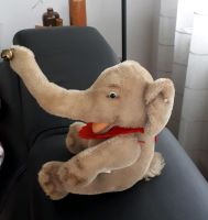 Steiff Tier,  Elefant Jumbo Baby mit Lätzchen, Druckstimme Nordrhein-Westfalen - Paderborn Vorschau