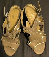 Sandalen, Gr. 39, Lloyd, beige mit Silber Bremen-Mitte - Bahnhofsvorstadt  Vorschau
