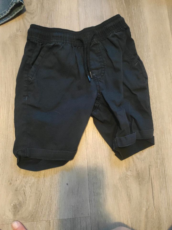 Kurze Kindershorts Größe 94 in Uetersen