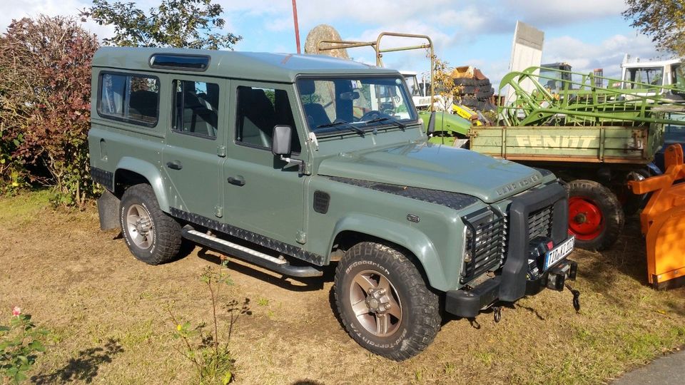 Land Rover Defender 110 SE Station Wagon in Reuth