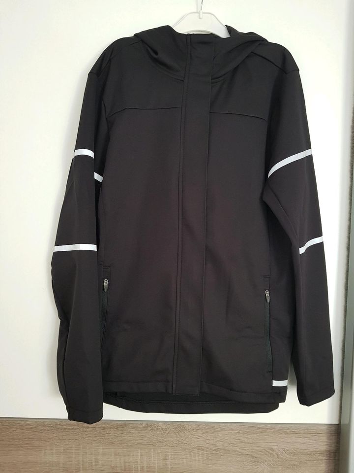 Sportjacke Laufjacke Fahrradjacke Damen Gr. M 38 in Zwoenitz