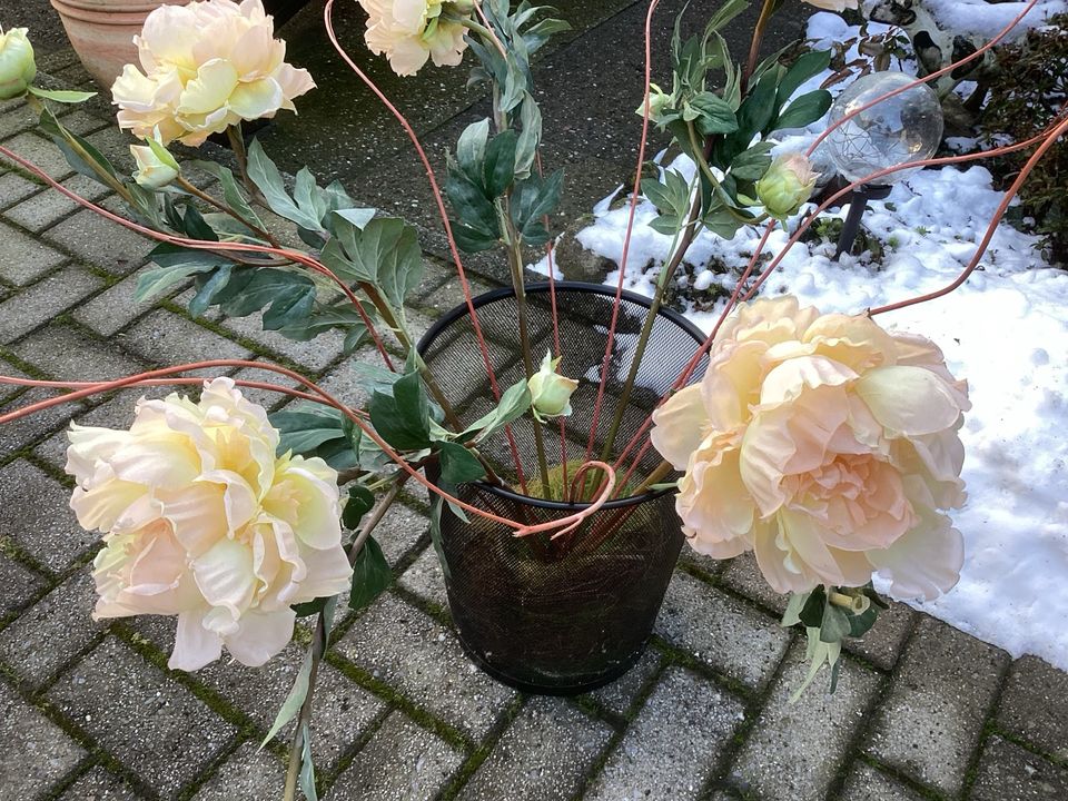 5x Rosen Seidenblumen ca. 75 cm. 10€ in Lastrup