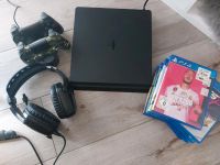 Playstation 4 mit 2 Kontrollern, Ladestation, Headset, 7 Spiele Nordrhein-Westfalen - Bünde Vorschau