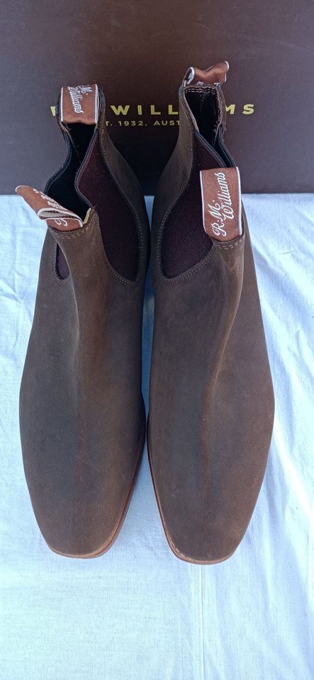 R.M. Williams Comfort Craftsman Mid Brown/Oily Fern Chelsea Boots in Nienburg (Weser)