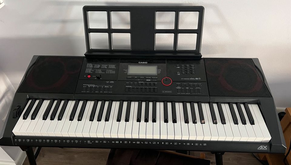 Casio CT-X3000 + Neewer Folding Piano Stand + Klavierpedal in Hamburg