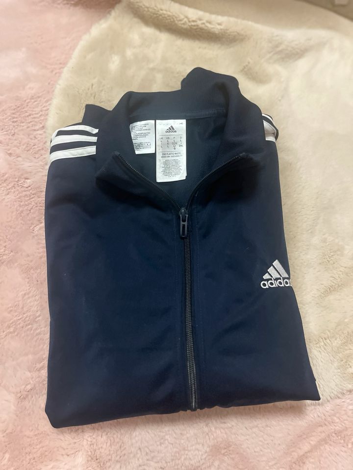 Adidas Trainingsjacke Größe L in Gunzenhausen