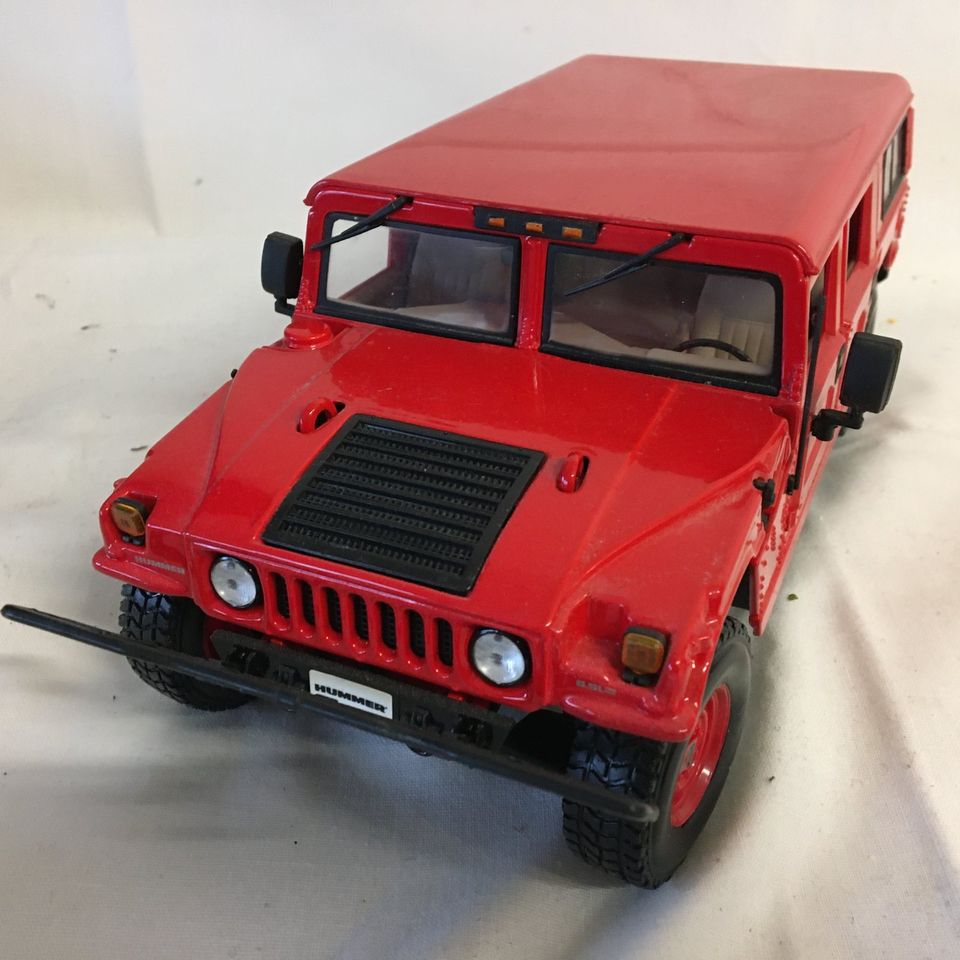 Maisto Hummer H1 6.5L Turbo 1992 Rot 1:18 Modellauto/8.6 in Berlin