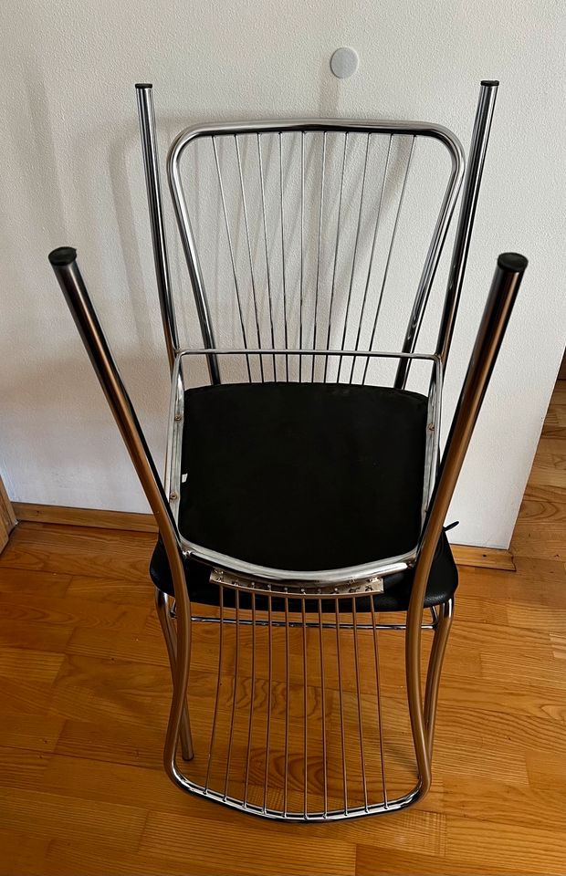 2x Stühle Esszimmerstühle silber mit schwarzem Kunstleder Bezug in Gersthofen