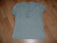T-Shirt grau mit V-Ausschnitt und Spitze von Vero Moda, Gr. 42 Nordrhein-Westfalen - Werl Vorschau