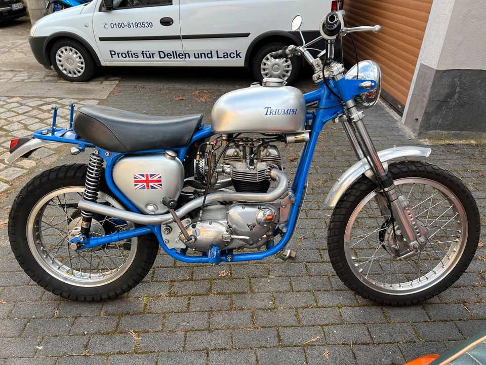 Triumph 650 TriBSA Scrambler in Berlin