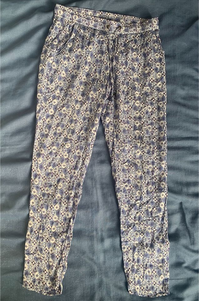 H&M Hose Sommerhose Viskose Haremshose Stoffhose 40 Yogahose blau in Frankfurt am Main