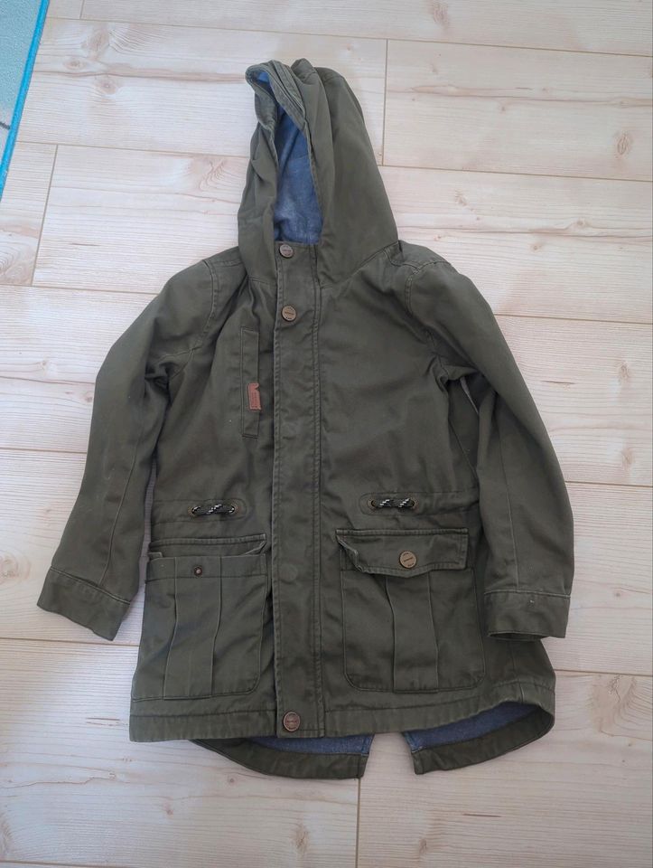 Übergangsjacke/ Jacke Gr. 122 von Reserved in Marl