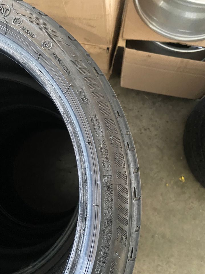 4x run flat 225/40R18 Reifen in Böblingen