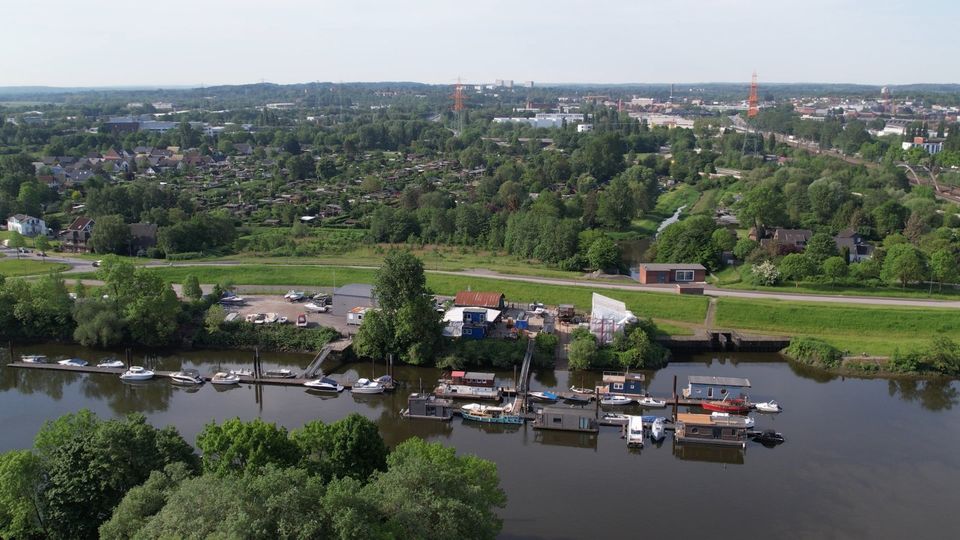 Hausboot mieten: Hausbooturlaub AGATHE, Ferienhaus auf dem Wasser in Hamburg