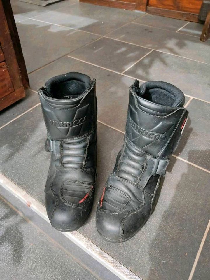 Vanucci Kurzstiefel VTB4 Gr. 43, Leder in Weinböhla