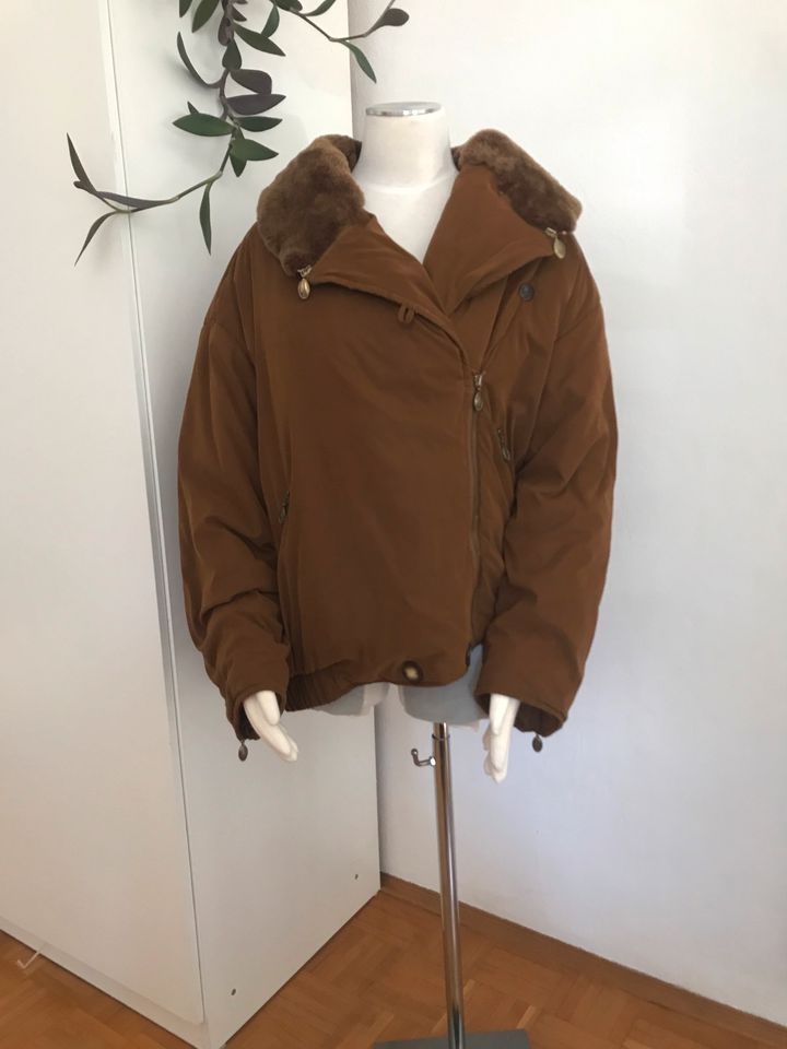 Max Mara Winterjacke Damen Größe 42 in Regensburg