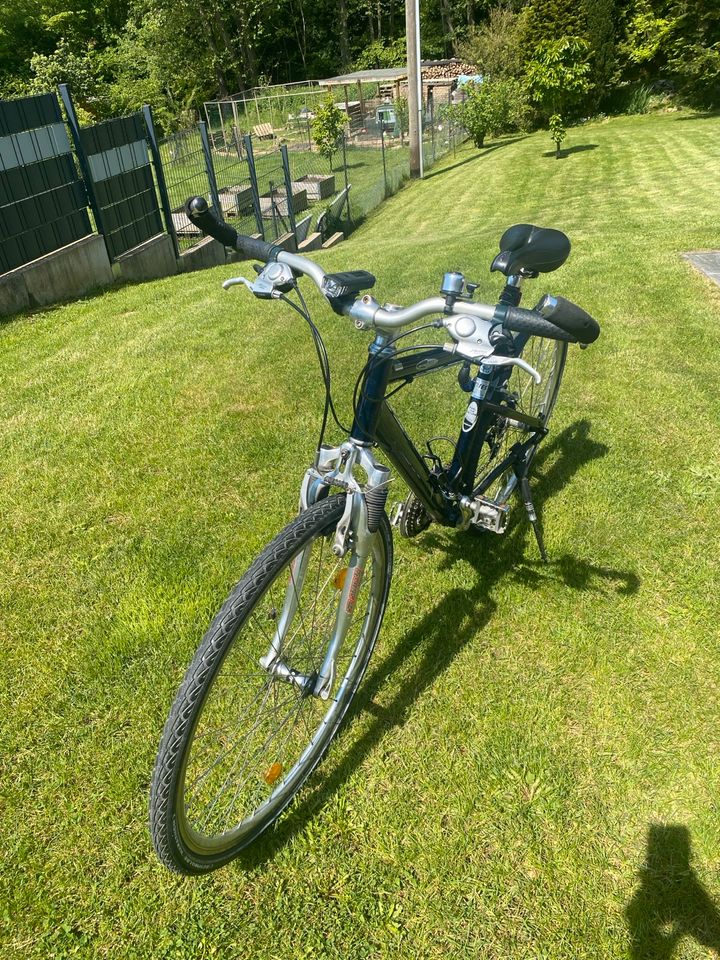 Fahrrad Trekking Bike in Windhagen