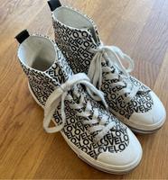 Chucks/ schwarz-weiß mit Love-Print / Gr.39 Wandsbek - Hamburg Wellingsbüttel Vorschau
