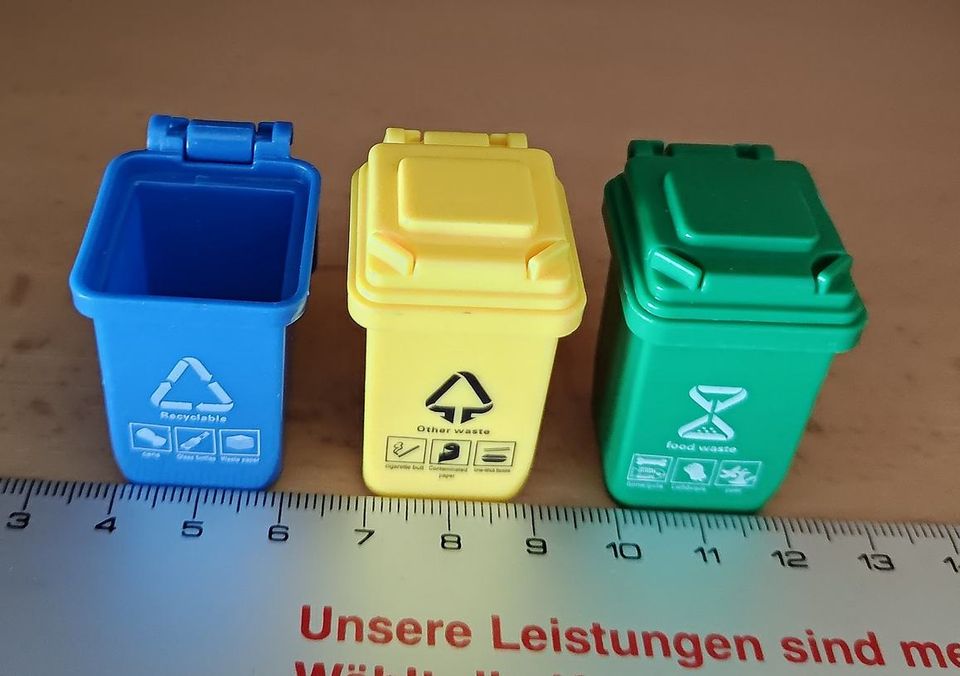 3 Puppenstuben Mülleimer, blau, gelb, grün in Baesweiler