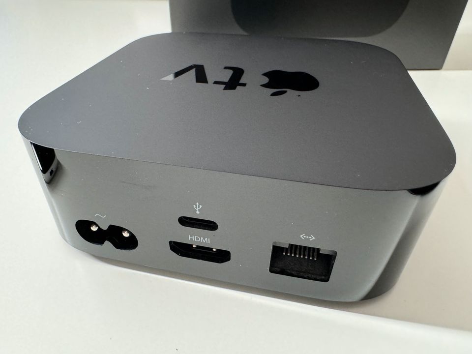 Apple TV 32 GB + Siri Remote 1. Gen • Modell A1625 • TOP in Frankfurt am Main