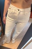 Maje Jeans stretchig weiß gold weites Bein 36 Berlin - Wilmersdorf Vorschau