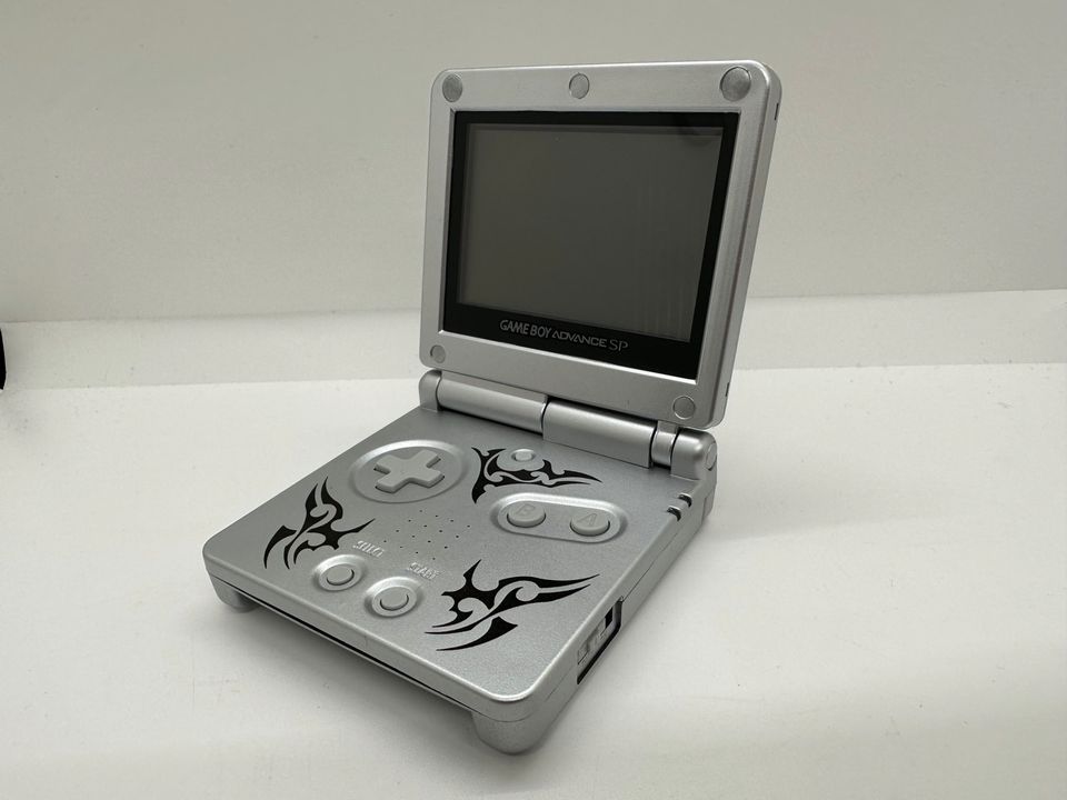 Nintendo Gameboy Advance SP Tribal AGS001 - Neues Case in Köln