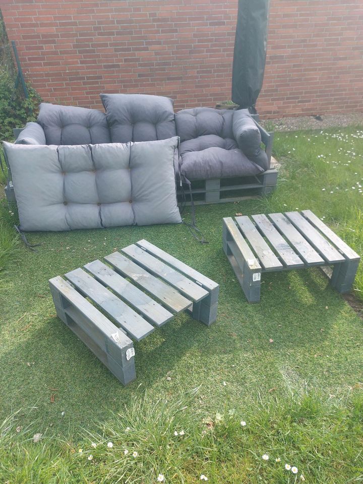 Palettensofa,Paletenmöbel,Gartenlounge,Paletten Kissen,Tisch in Bad Bevensen