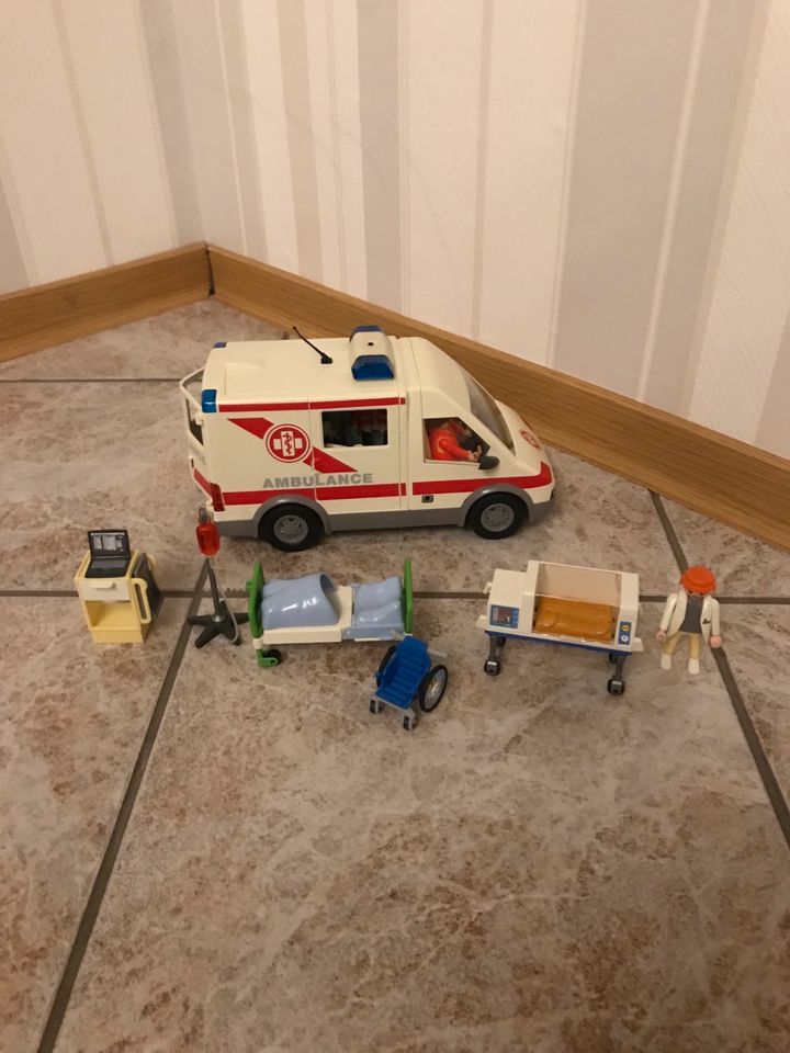 Playmobil Krankenwagen in Niederzier