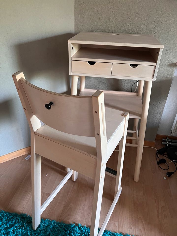 Knotten IKEA Stehtisch und Stuhl in Mannheim