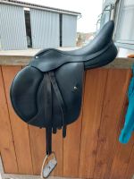 Wintec Pro Jump Springsattel mit Hart und Chair 17 Zoll Bayern - Monheim Vorschau