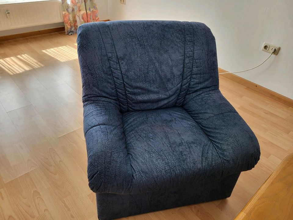 Sofa mit Tisch in Selfkant