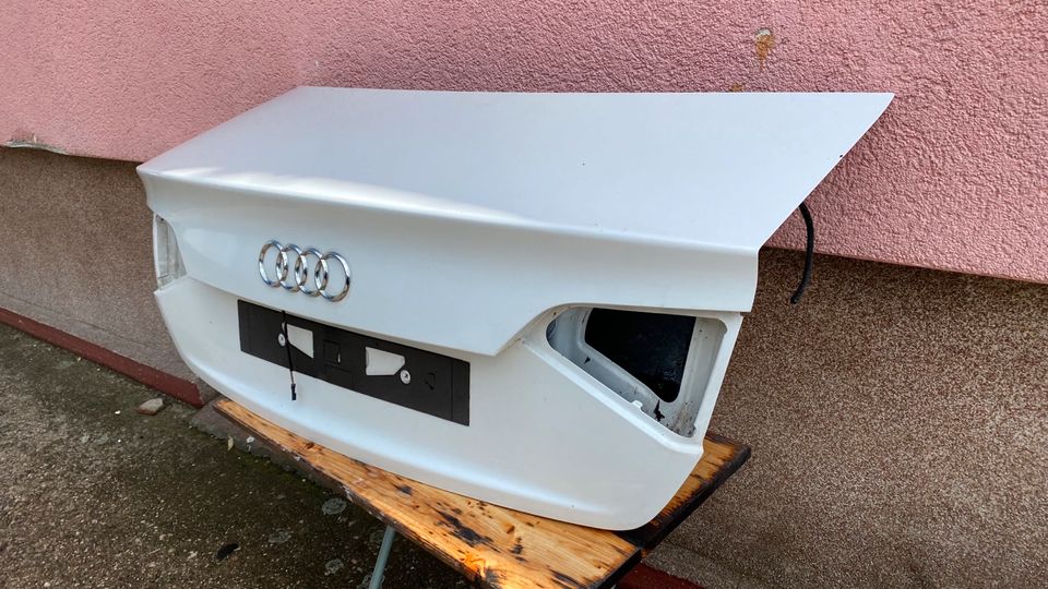 Audi A4 8K0 Limousine Heckklappe Kofferraumdeckel Heck in Essen