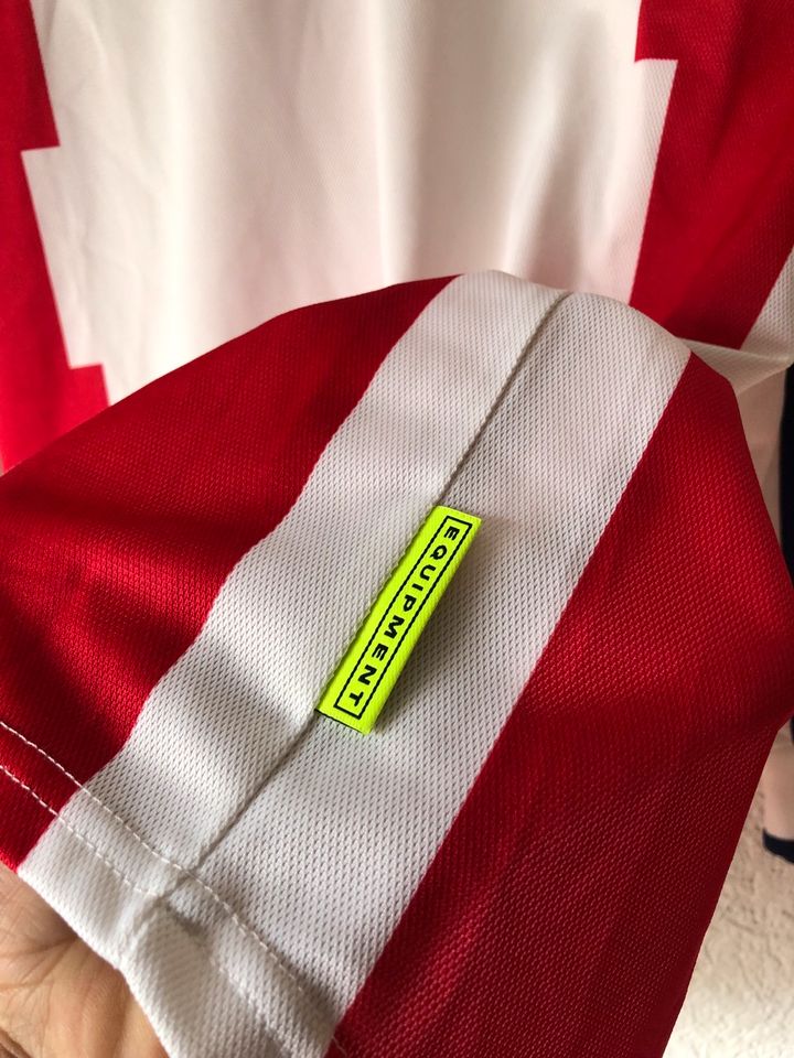 Adidas FC Bayern München Trikot S/M Neu in Karlsruhe