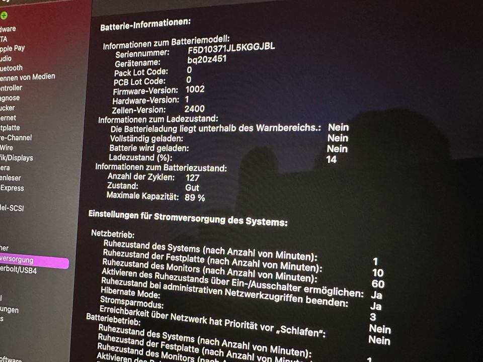 Apple MacBook Pro M1, 8GB, 256GB, 127 Ladezyklen in Düsseldorf